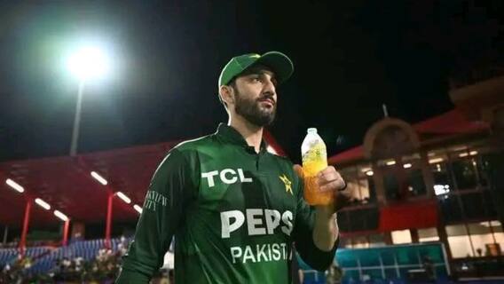 भारत को आंखें दिखा रहा था पाकिस्तानी कप्तान, Asia Cup के पहले मैच में निकल गई सारी हेकड़ी