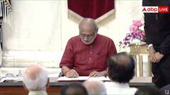 शपथ लेने के बाद जिस रजिस्टर पर साइन करते हैं उपराष्ट्रपति, उस पर क्या लिखा होता है?