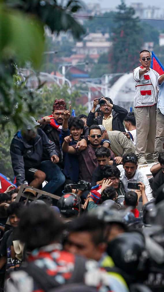 नेपाल की लड़कियां कितने बच्चे पैदा करती हैं?