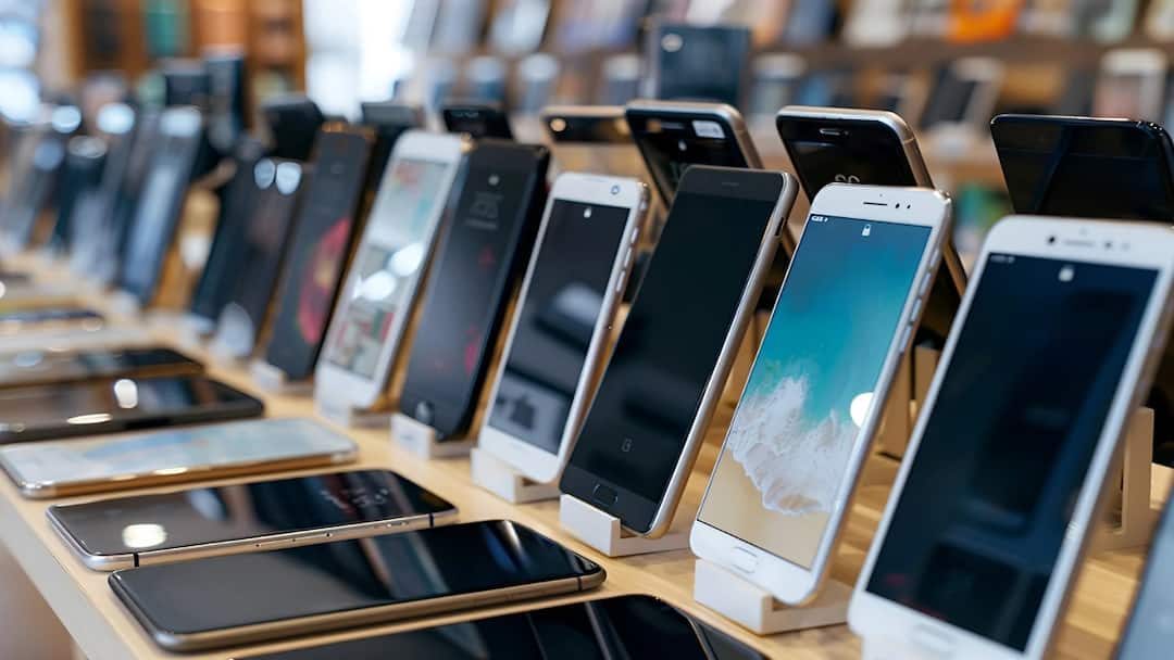 அவ்ளோதான்.. இனி EMI கட்டலனா செல்போன் வேலை செய்யாது - கவலையில் வாடிக்கையாளர்கள்