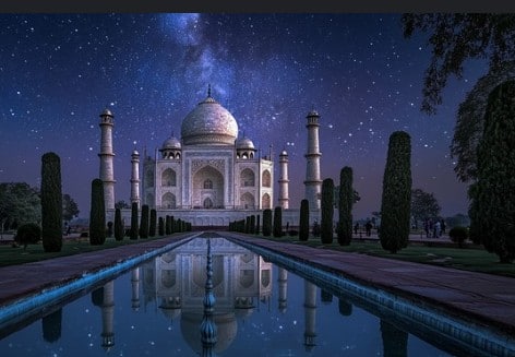 सपनों सा नजारा: जब रात पूरी तरह छा जाती है और ताजमहल काले आसमान के बीच चमकता है, तो यह नजारा किसी सपनों की कहानी जैसा लगता है.