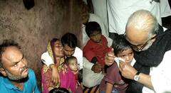 लातूरमध्ये ओबीसी आंदोलकाने जीवन संपवलं, छगन भुजबळ, धनंजय मुंडे सांत्वनाला घरी पोहोचले, गावकऱ्यांची प्रचंड गर्दी