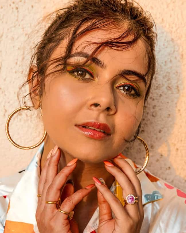 Devolina Bhattacharjee is an Indian television actress who gained a lot of popularity by playing the role of 'Gopi Bahu' in Star Plus's famous serial 'Saath Nibhana Saathiya'.