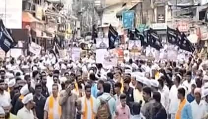 नाशिकनंतर असाच मोर्चा पुण्यात काढला जाणार असल्याची माहिती संजय राऊत यांनी दिली.