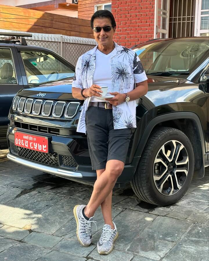 करीब तीन दशकों से नेपाली सिनेमा पर राज करने वाले राजेश हमाल को लाखों नेपाली दिलोजान से चाहते हैं. 61 साल के हो चुके राजेश हमाल का बचपन भारत, पाकिस्तान और रुस के शहरों में बीता.