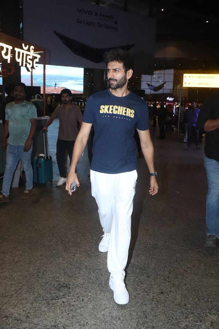 Karthik Aryan's fan following is very strong. Fans are crazy for his films.