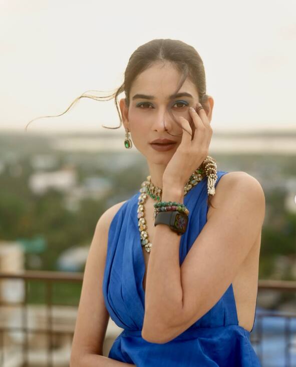 Aneri Vajani is a well-known actress in the Indian television industry, who has made a special place in the hearts of the audience with her innocent faces, brilliant acting and simplicity.