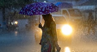 Gujarat Weather: વાપીના વાતાવરણમાં પલટો,કંડલા અને વેરાવળ બંદર પર લાગ્યું 1 નંબરનું સિગ્નલ