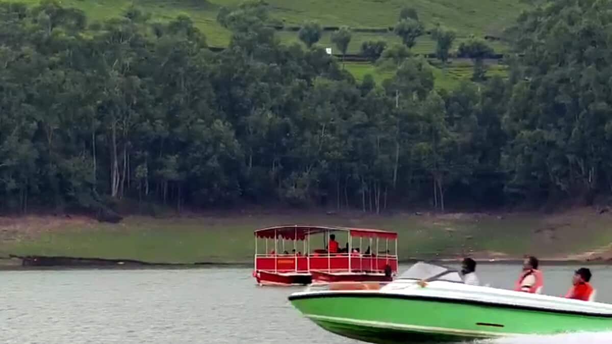 மூணாறு: 2025-ல் ஆசியாவின் சிறந்த கிராமப்புற ஓய்விடம்! இயற்கை எழில் கொஞ்சும் சொர்க்கத்திற்கு ஒரு பயணம்!