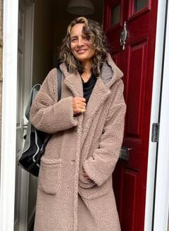 फरहान अख्तर की एक्स वाइफ की 10 तस्वीरें, तलाक के बाद इस एक्ट्रेस से रचाई शादी