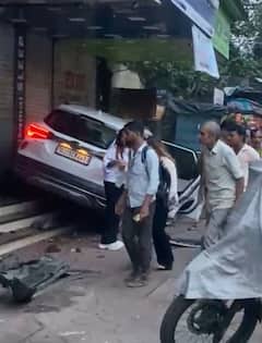 Mumbai News: मुंबईत भरधाव कारच्या धडकेत तिघे गंभीर जखमी; तरुण अन् दोन तरुणी नशेत, चालक रिक्षा पकडून पसार