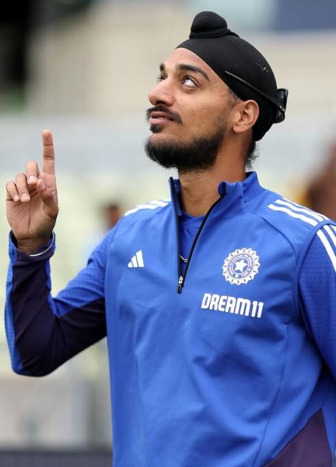 ਏਸ਼ੀਆ ਕੱਪ ਤੋਂ ਬਾਹਰ ਹੋਏ ਅਰਸ਼ਦੀਪ ਸਿੰਘ? ਜਾਣੋ ਸੱਟ ਜਾਂ ਕੋਈ ਹੋਰ ਵਜ੍ਹਾ...