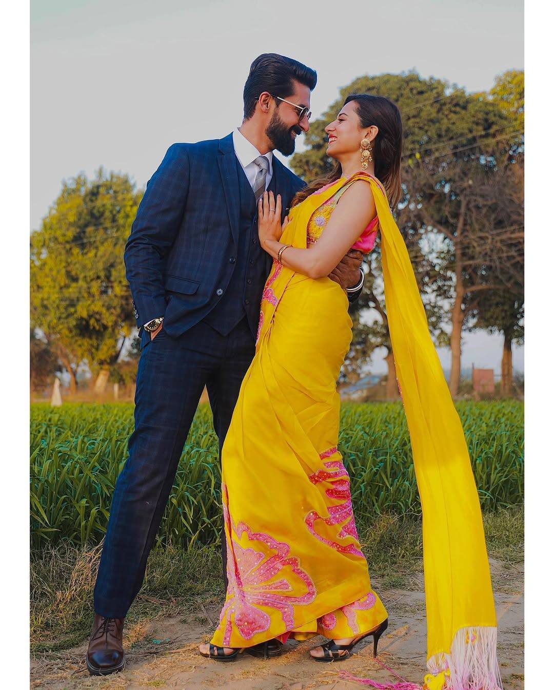 Already in the show, Ravi and Sargun were giving heart to each other. Then after many years of dating, both of them got married.