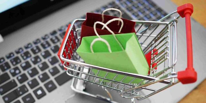 शॉपिंग करते समय पेमेंट मोड पर भी सावधानी बरतना जरूरी है. किसी भी संदिग्ध लिंक या अनजान वॉलेट में पैसा भेजना जोखिम भरा हो सकता है. सुरक्षित विकल्पों जैसे UPI, क्रेडिट/डेबिट कार्ड या कैश ऑन डिलीवरी का इस्तेमाल करना बेहतर होता है. साथ ही, प्रोडक्ट खरीदने से पहले उसके रिव्यू और रेटिंग्स पढ़ना भी जरूरी है ताकि फेक विक्रेताओं से बचा जा सके.