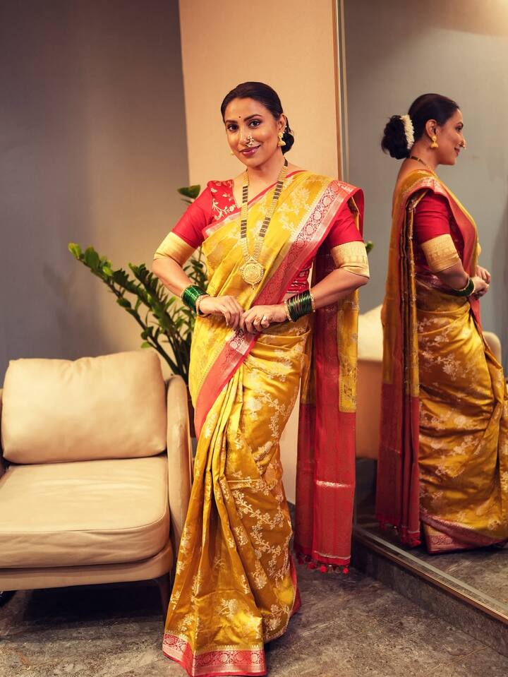 सध्या क्रांती रेडकरने पारंपरिकतेला आधुनिकतेची सुंदर सांगड घालत केलेल्या लूकची चर्चा सोशल मीडियावर रंगली आहे.