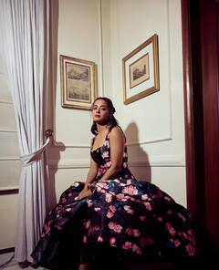 'द क्रिमिनल जस्टिस 4' की एक्ट्रेस ने फ्लावर प्रिट ड्रेस पहन दिए सिजलिंग पोज, दिल लूट लेंगी सुरवीन चावला की ये तस्वीरें