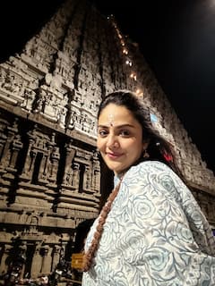 Sreemukhi - Arunachalam Temple: అరుణాచలం గుడికి వెళ్లిన శ్రీముఖి... నాలుగు గంటల్లో గిరిప్రదక్షిణ పూర్తి... ఫోటోలు చూడండి