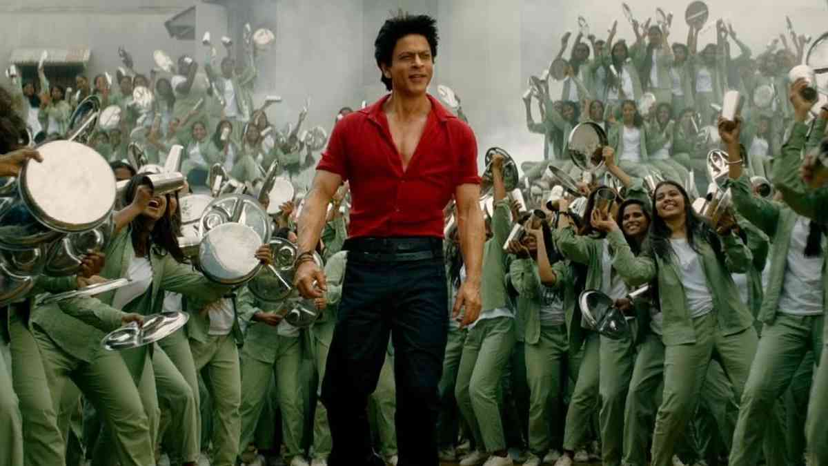 Shah Rukh Khan's film Jawan's famous song Zinda Banda comes second in the list of most expensive songs of Indian cinema. About 15 crore rupees were spent to make this song. The specialty of this song was that it was shot on a very grand scale. About 1000 background dancers were included in it, which make the song even more grand and energetic. Shah Rukh Khan's strong style and colorful sets enhanced the beauty of this song. The song became increasingly popular and joined Shah Rukh Khan's filmography as another memorable song.
