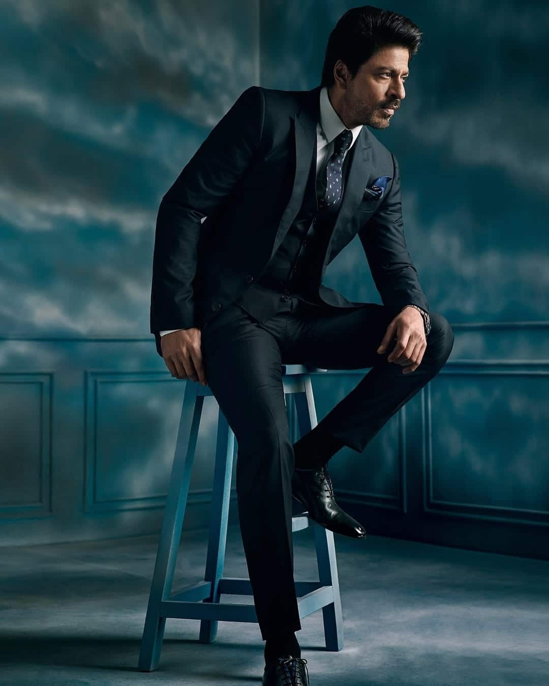 According to media reports, Shah Rukh's character will be named Vijay in King and he will be seen as an anti -hero. According to fan theory, some fans also have the theory that they can play negative character like their film Acajam. However, no such announcement has been made by the film's makers.