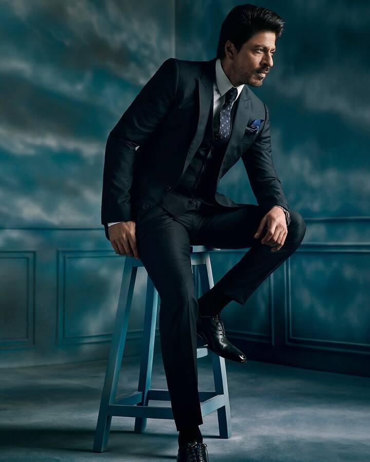 According to media reports, Shah Rukh's character will be named Vijay in King and he will be seen as an anti -hero. According to fan theory, some fans also have the theory that they can play negative character like their film Acajam. However, no such announcement has been made by the film's makers.