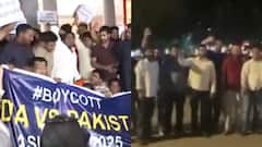 भारत-पाकिस्तान मैच के बीच AAP का दिल्ली में प्रदर्शन, कहा- 'खून और क्रिकेट...'