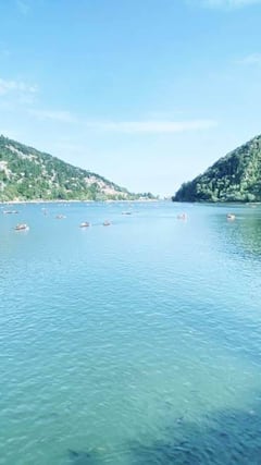 कुमाऊं मंडल में कितने जिले हैं और उनका क्षेत्रफल क्या है?