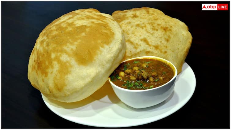 Best Chole Bhature in Delhi: दिल्ली-एनसीआर में बेहद मशहूर हैं छोले-भटूरे की ये 5 दुकानें, एक बार जरूर करना ट्राई
