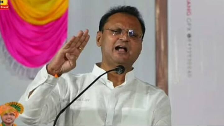 अशा माणसाशी लढतांना महाभारतामध्ये श्रीकृष्णांने जसे सांगितलेय की जसा पुढचा असेल तसे आपण असलं पाहिजे असेही निशिकांत पाटील म्हणाले.