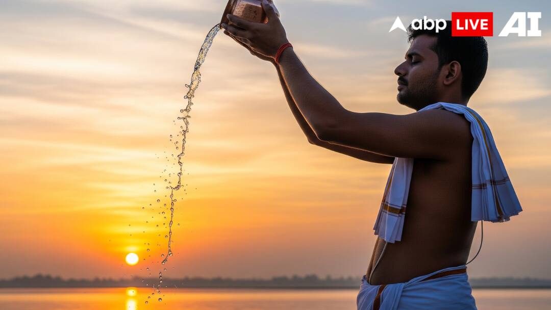 surya-arghya-right-way-to-offer-water-sun-god Surya Arghya: The Right Way To Offer Water To The Sun God For Positivity And Success