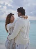 Sonarika Bhadoria Baby Bump Photos: తల్లి కాబోతున్న మరో హీరోయిన్... బేబీ బంప్ ఫోటోలు చూశారా?
