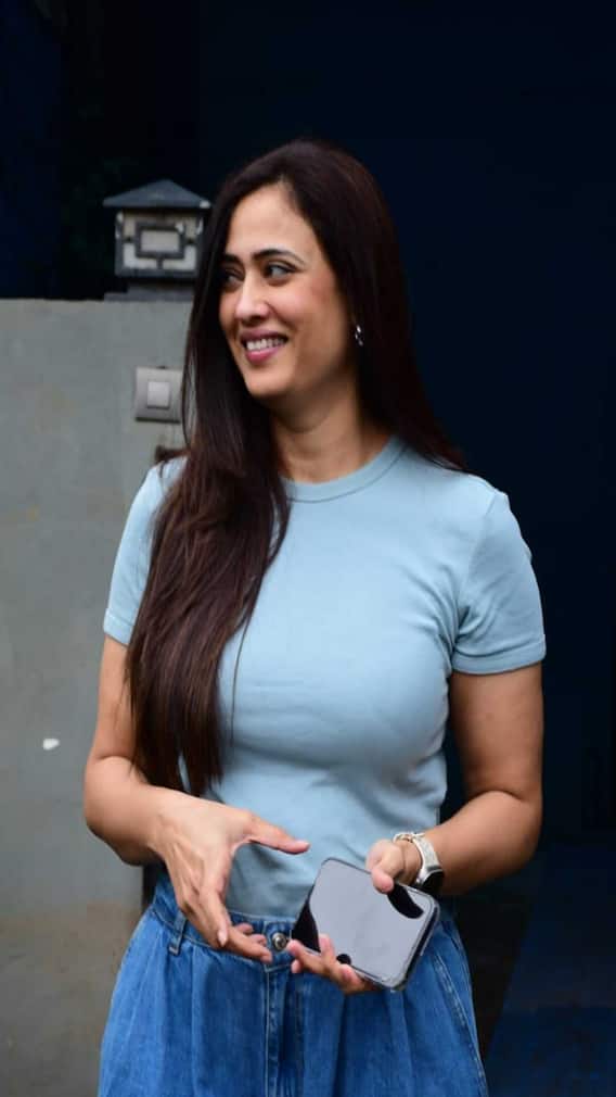 Shweta Tiwari Aces The Gen Z Street Style Trend