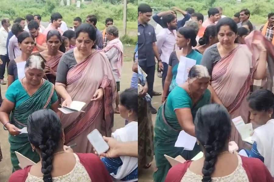 Satyavathi Rathod in Queue for Urea: యూరియా కోసం క్యూలైన్లో నిల్చున్న మాజీ మంత్రి సత్యవతి రాథోడ్, ప్రభుత్వంపై విమర్శలు