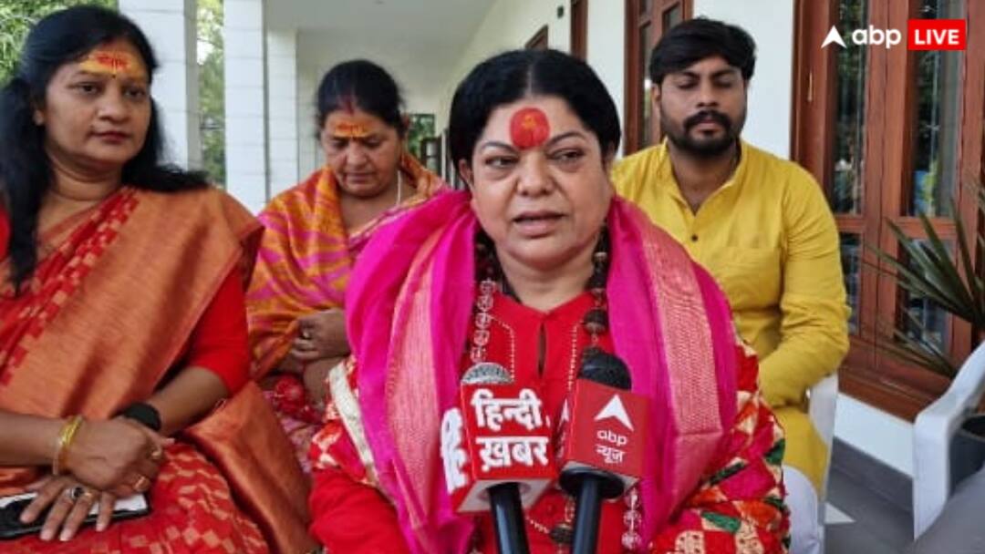 up Ayodhya Sadguru rambhadracharya West Up as mini pakistan woman sant ladli supported his statement रामभद्राचार्य के मिनी पाकिस्तान वाले बयान महिला संत लाडली बोलीं- 'हिंदू राष्ट्र होगा और...'