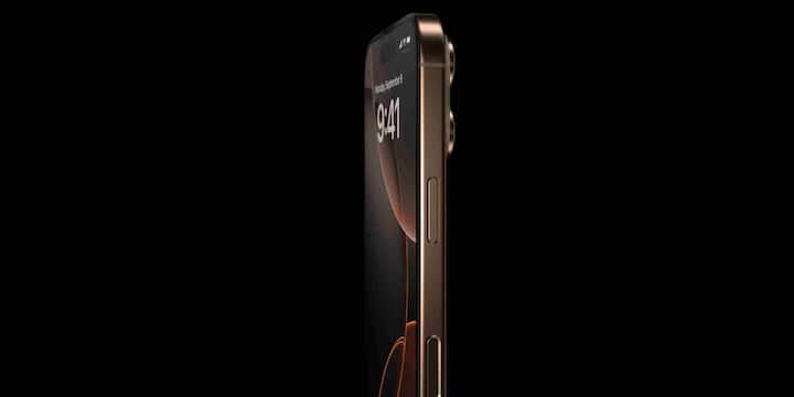 दरअसल, बिग बिलियन डेज़ सेल के दौरान iPhone 16 Pro Max पर फ्लैट डिस्काउंट मिलेगा, जिससे इसकी कीमत घटकर 89,999 रुपये रह जाएगी. इसके अलावा क्रेडिट कार्ड से पेमेंट करने पर 5,000 रुपये का इंस्टेंट डिस्काउंट और मिल सकता है. सबसे बड़ी बचत एक्सचेंज ऑफर के जरिए होगी. यदि आपके पास iPhone 13 जैसा पुराना मॉडल है तो आपको 20,000 रुपये से ज्यादा का एक्सचेंज वैल्यू मिल सकता है.