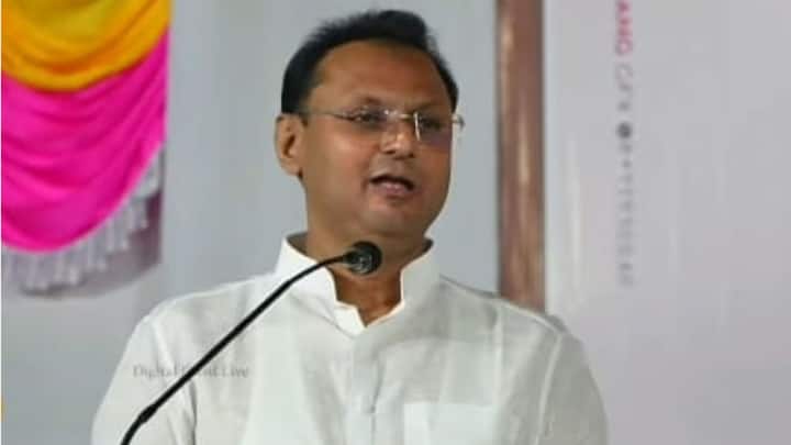 विधानसभा निवडणुकीत जयंत पाटलांनी अवघ्या 13 हजार 23 मतांनी विजय मिळवला होता. मात्र, हा विजय त्यांना सन्मान देणारा नव्हता.