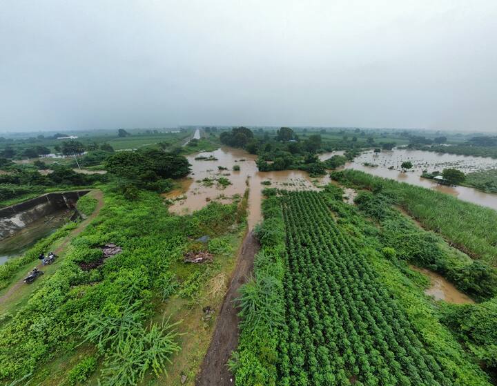 छत्रपती संभाजीनगर ,जालना, बीड, लातूर, धाराशिव, नांदेड, आणि हिंगोली जिल्ह्यांमध्ये मुसळधार पाऊस पडतोय.  (Photo Credit-विकास गाडे)