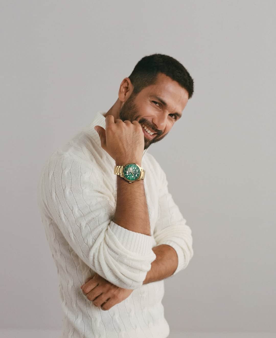 Shahid Kapoor has more than 47 million followers on Instagram. They charge about 20 to 40 lakh rupees for only one post.