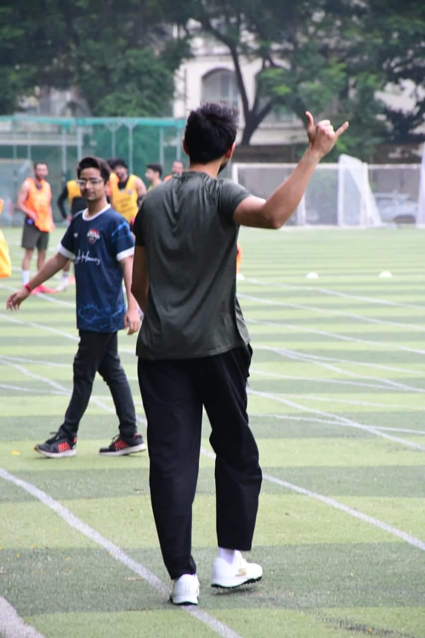 This Bollywood actor started his film career in 2011. After this, he went to the first choice of audiences. Now these actors are in discussion for their dashing personality and fitness.