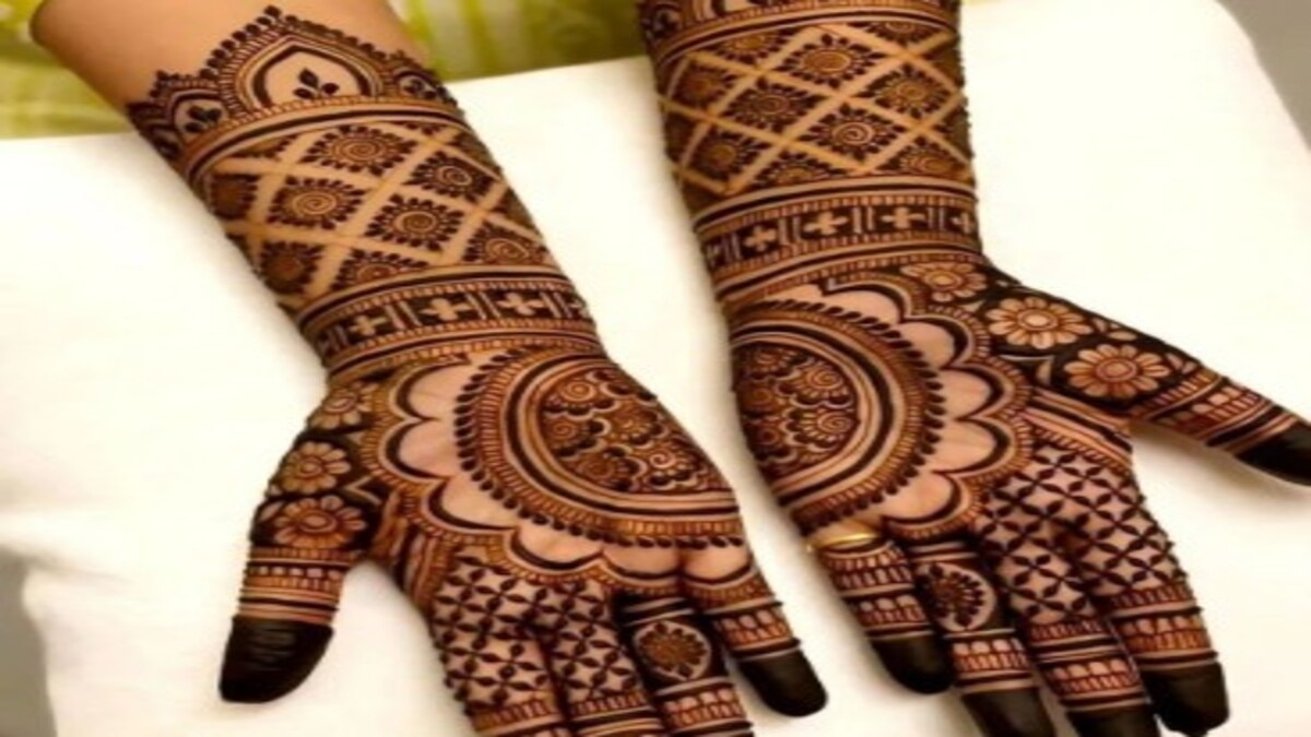 Mehndi Design for Navratri: माता-रानी को खुश करने के लिए हाथों पर सजाएं ये मेहंदी डिजाइन, हर किसी की खुली की खुली रह जाएंगी आंखें