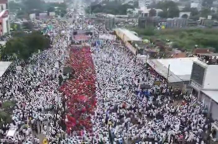 बंजारा समाजाला अनुसूचित जमाती प्रवर्गात समावेश करण्याची मागणी जोर धरू लागली आहे.