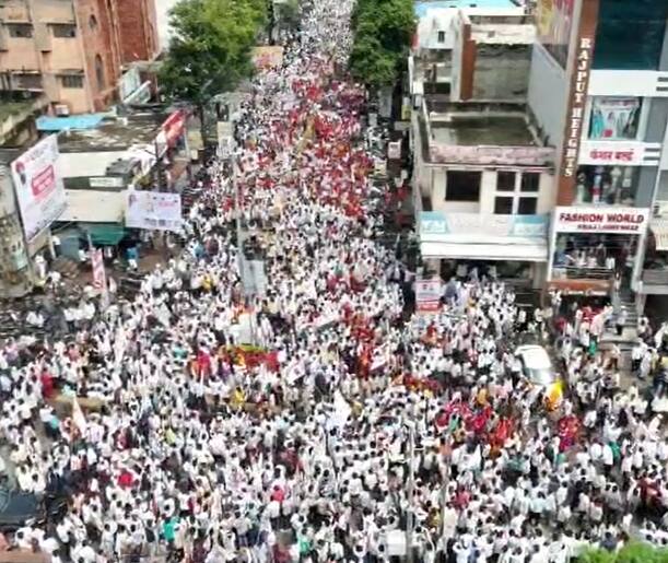 तर हैदराबाद गॅझेटमध्ये बंजारा समाजाचा आदिवासी प्रवर्ग म्हणून उल्लेख आहे.