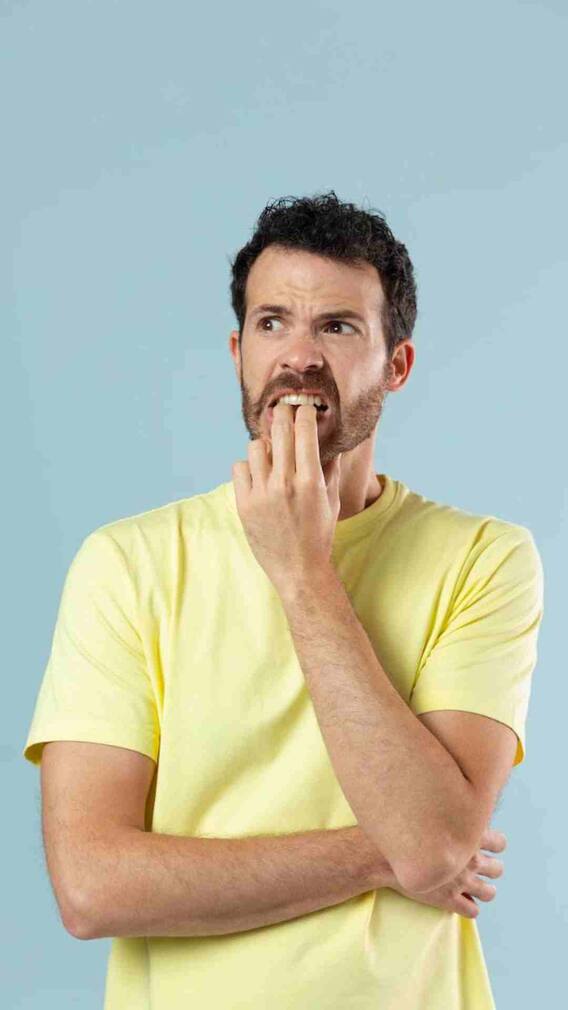 பற்களில் மஞ்சள் கறை போகணுமா.? அப்போ, படிகாரம் பயன்படுத்துங்க