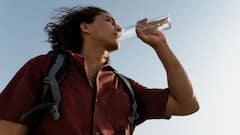 Drinking Bottle Water: भारत में कितने लोग पीते हैं बोतल का पानी, आंकड़ा जानकर उड़ जाएंगे होश