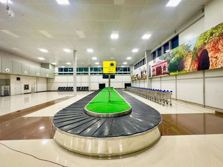 इस एयरपोर्ट से अब सीमांचल की उड़ान और ऊंची हो जाएगी. इस एयरपोर्ट का लंबे समय से लोगों को इंतजार था. यहां से अभी शुरुआती समय में फ्लाइट की संख्या कम होगी लेकिन धीरे-धीरे इसे बढ़ाया जाएगा.