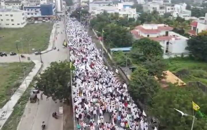 त्याच धर्तीवर बंजारा समाजालाही हैदराबाद गॅझेट लागू करून एसटी आरक्षण मिळावे, अशी त्यांची मागणी आहे.