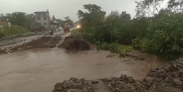 नदी नाल्यांना मोठ्या प्रमाणात पाणी आलं आहे.