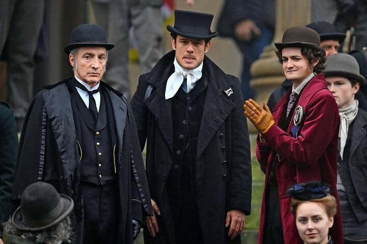 हाऊस ऑफ गिनीज: ही एक हिस्टोरिकल ड्रामा सीरीज आहे. ही सीरिज 25 सप्टेंबर रोजी नेटफ्लिक्सवर रिलीज करण्यात आली. स्टीवन नाईटच्या या सीरिजमध्ये 8 एपिसोड आहेत. या सीरिजमध्ये सत्तेसाठीचा संघर्ष पाहायला मिळणार आहे.