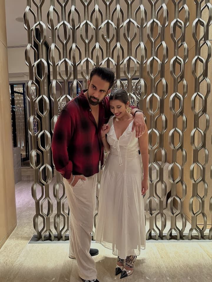 Rajiv and Charu's relationship has always been in the headlines. Both of them got married in the year 2019 and shortly after marriage, news of difference between them started coming out. Discussions of separation were also raised many times and finally both took the divorce.