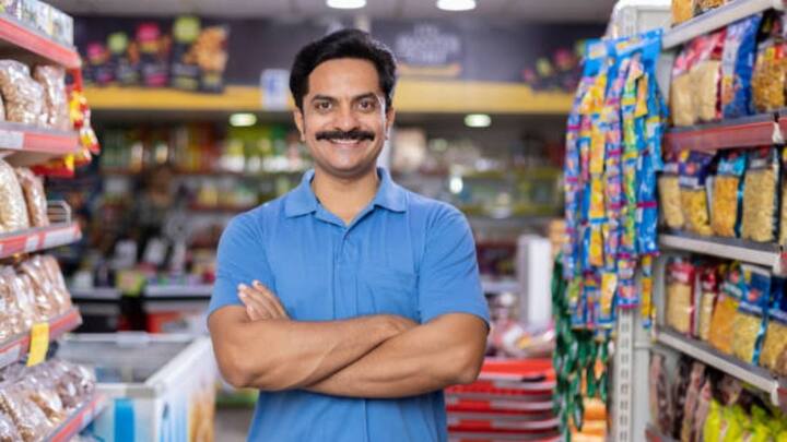 इस बीच छोटे बिजनेस ओनर्स के मन में भी यह सवाल आता है कि क्या वह भी इसका फायदा उठा सकते हैं. अगर किसी के बिजनेस का एनुअल टर्नओवर 20 लाख रुपये या उससे ज्यादा है. तो उन्हें सूर्य घर योजना में लाभ मिल पाएगा.