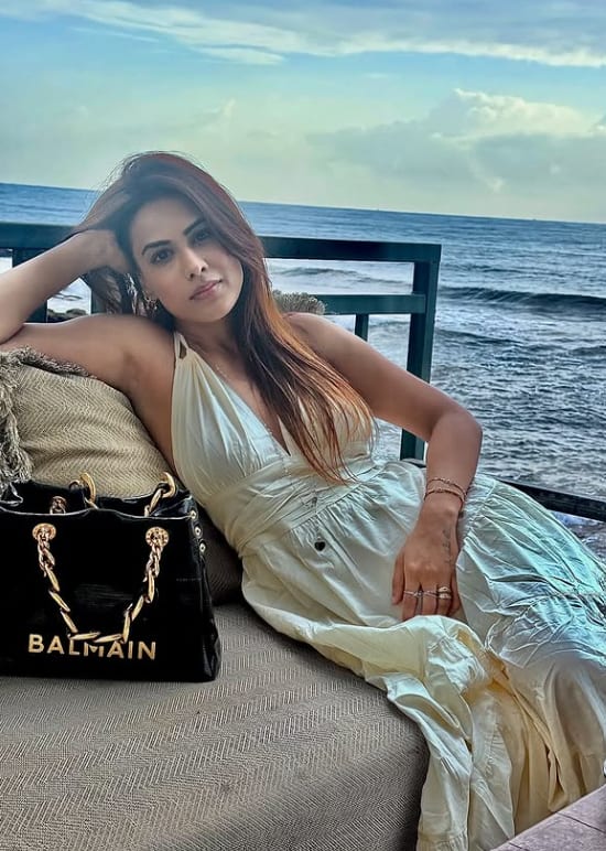 Talking about Nia Sharma's work front, she made her debut with one thousand Meri Bahna Hai. After this, his Jamai Raja was a big hit with Ravi Dubey.